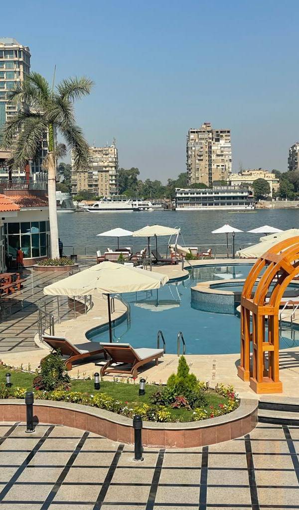 مشروع مسبح تجاري رقم 005